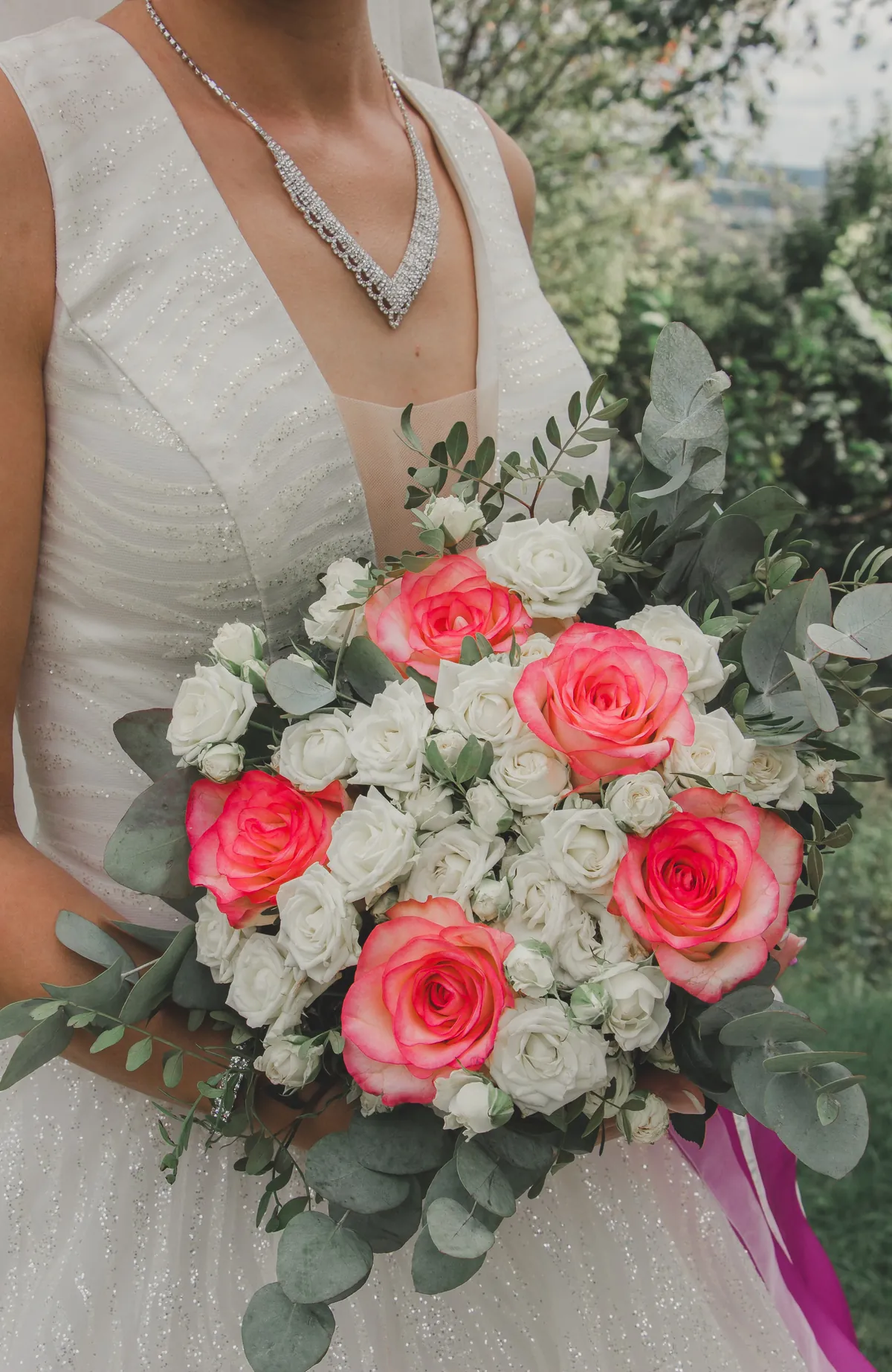 Real vs artificial wedding flowers: the honest comparison